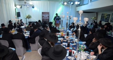 התוועדות המרכזית ע"י ממש 