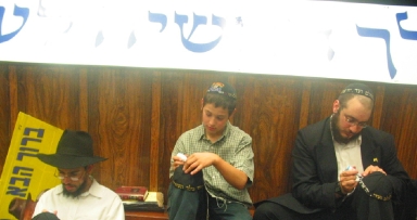 "ועתה כתבו לכם את השירה הזאת, ולמדה את בני ישראל"