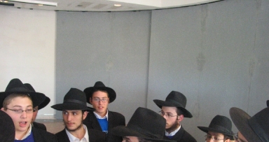 אבן מקיר תזעק!