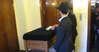 חלוקת דולרים היום יותר מתמיד