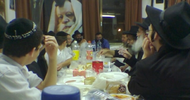 הרב זמרוני ציק בהתוועדות בקרית מלאכי