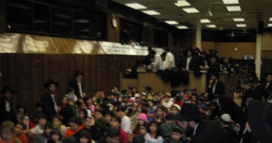 מאות ילדים בראלי בבית משיח 770