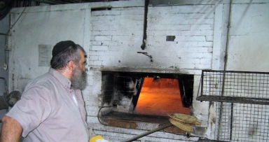 החלה מאפיית המצות במאפיית כפר חב"ד