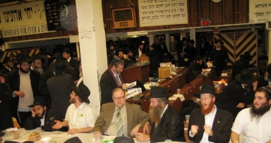 השלוחים מתוועדים בבית משיח
