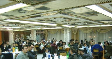 מאות בהתוועדות חג הגאולה י"ט כסלו בפתח-תקוה