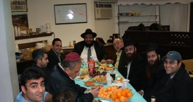 התוועדות י"ט כסלו בקהילת שערי ציון קווינס